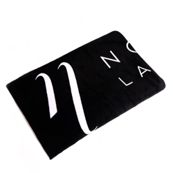 Koc z logo Noble Lashes (czarno-biały)